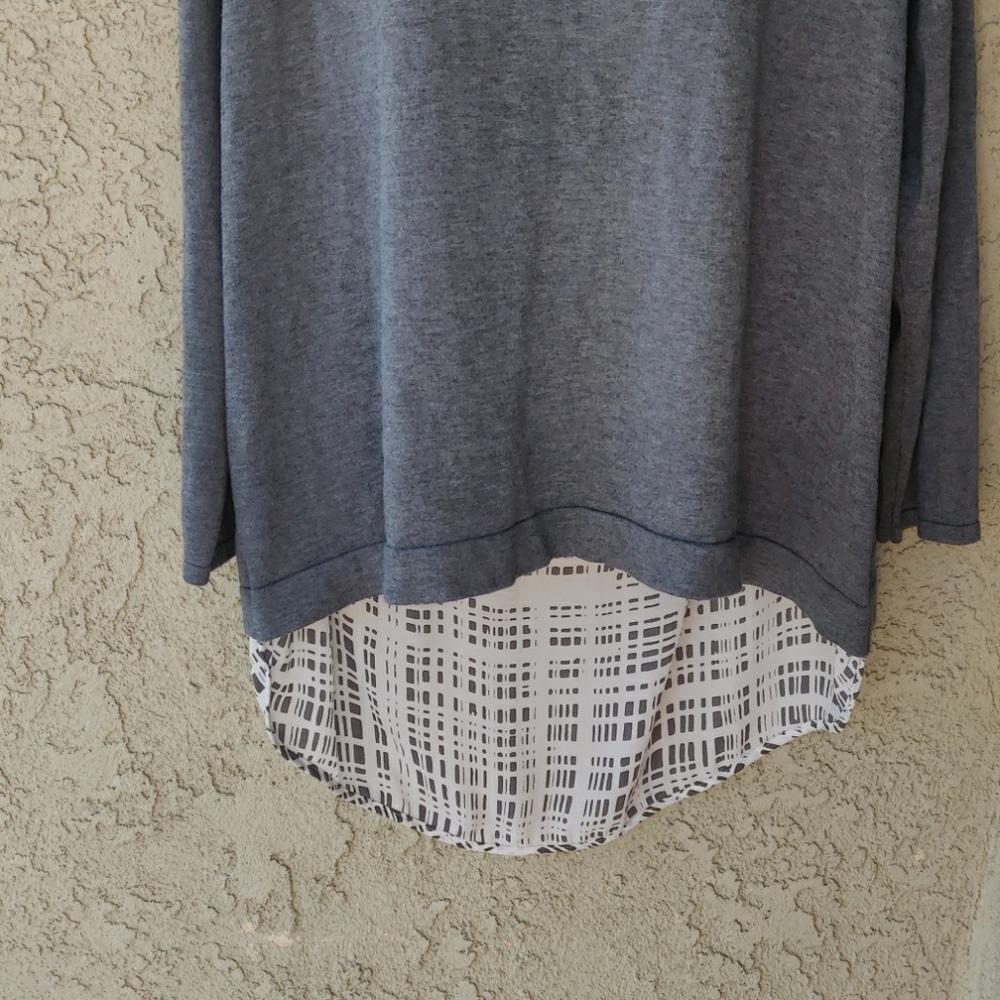 89th+ Madison chiffon split back sweater blouse - Picture 3 of 8